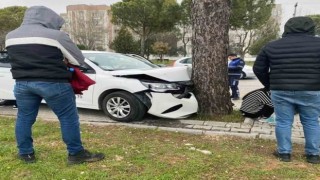 Aday sürücü sınavda ehliyetini alamadan kaza yaptı