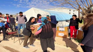 AK Kadınlar deprem bölgesine 133 koli mutfak seti gönderdi