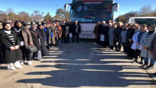 AK Partili kadınlardan 170 koli mutfak seti yardımı