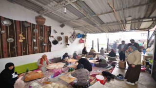 Ak Partili kadınlardan depremzedeler için yardım etkinliği