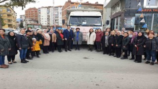 AK Partili kadınlardan depremzedelere anlamlı destek