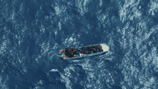 Akdenizde göçmen teknesi alabora oldu: 30 göçmen kayıp