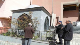 Akşemseddin Hazretlerinin babasının kabrine ziyaretçi akını