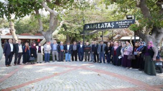 Alanya Belediyesi yaşlıları yemekte ağırladı