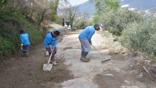 Alanyada şarampol betonlama çalışması devam ediyor