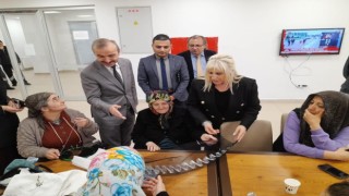 Aldoğan deprem bölgesinden gelen velileri ve öğrencileri dinledi