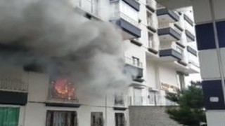 Alkolün etkisiyle yaktığı ev küle döndü