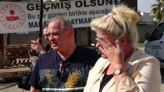 Alman televizyon yıldızı Silvia Wollnyden depremzedelere yardım eli