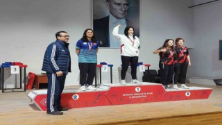 Altıntaşta lise öğrencilerinin bilek güreşi turnuvası başarısı