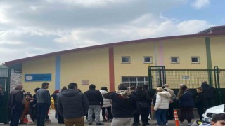 Ankarada sinir krizi geçiren şahıs ilkokuldaki 20 kişiyi rehin aldı