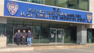 Antalyada kesinleşmiş hapis cezasıyla aranan 2 kişi yakalandı