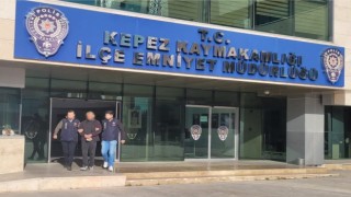 Antalyada kesinleşmiş hapis cezasıyla aranan 2 kişi yakalandı