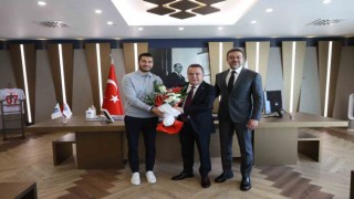 Antalyasporun yeni başkanı Sabri Gülelden Başkan Böceke ziyaret