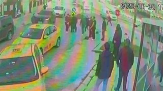 Arnavutköyde gasp şüphelisine meydan dayağı kamerada