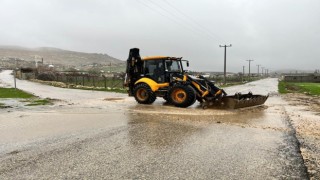 Artuklu Belediyesi ekipleri yağmur mesaisinde