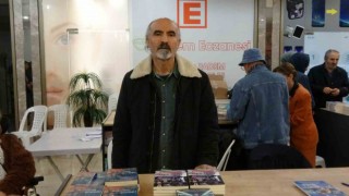 Asrın felaketinde yaşadıklarını anlattığı kitabın gelirini depremzedelere bağışladı