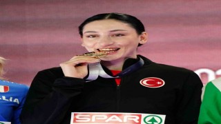 Avrupa şampiyonu milli sporcu Tuğba Danışmaz altın madalyasını aldı