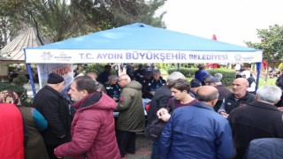Aydın Büyükşehir Belediyesi binlerce vatandaşa helva hayrında bulundu