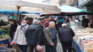 Aydının çarşı pazarlarında Ramazan hareketliliği başladı