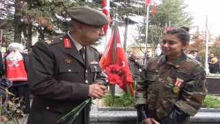 Babası şehit düştüğünde 4,5 yaşındaydı, üniformasını giyip kabrine gitti: Üniforması benim için gurur tablosu