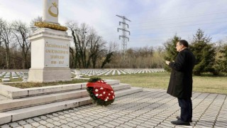 Bakan Dönmez, Budapeştede Türk şehitliğini ziyaret etti