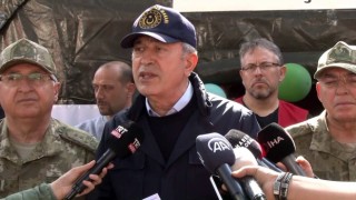 Bakan Hulusi Akar: “Deprem bölgesinde günlük 160 bin kişilik yemek kapasitesine ulaştık”