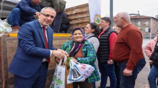 Balıkesirde 2 bin fidan vatandaşa ücretsiz dağıtıldı