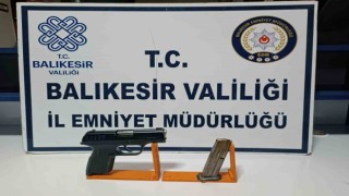 Balıkesirde polis 50 aranan şahsı yakaladı
