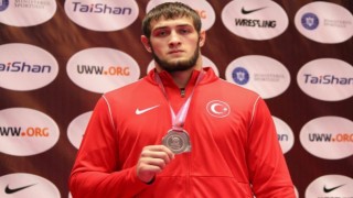 BARÜlü milli sporcu Muhammed Gimri gümüş madalya kazandı