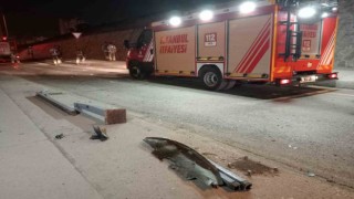 Başakşehirde kontrolden çıkan otomobil demir parmaklıklara saplandı: 1i ağır 3 yaralı