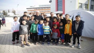 Başkan Atay, Kahramanmaraşta depremzedelerin acısını paylaştı