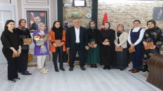 Başkan Öztürk, kadın personelin gününü kutladı