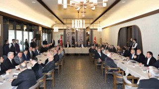 Başkan Sadıkoğlu, geçici ticaret alanları talebini Bakan Muşa iletti