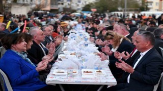 Başkan Uysal: Duygularda, üzüntüde sevinçte umutta birleşiyoruz