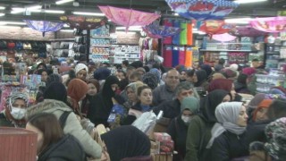 Başkentte açılış yapan mağazada indirim izdihamı