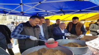 Bayat Belediyesinden depremzedelere dolma ikramı