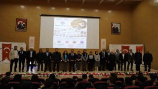 Bayburt Anadolu Mektebi öğrencileri Yazar Mustafa Kutluyu anlattı