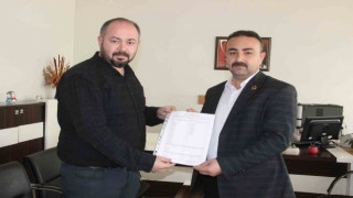BBP Karaman İl Başkanı Mesut Soyfidan mazbatasını aldı