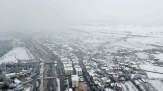 Beyaz örtü ile kaplanan Kastamonunun yüksek kesimleri havadan görüntülendi