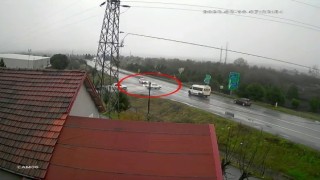 Bir anlık dikkatsizlik kazaya sebep oldu: 2 yaralı