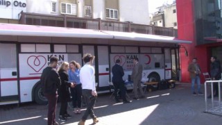 Birevimden depremzedelere kan bağışı