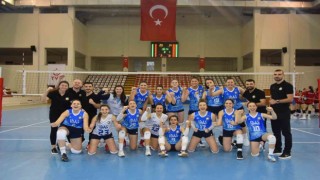 Bozüyük Belediyesi, çeyrek finalde Sivas İl Özel İdare Voleybol Takımını 3-0 yendi