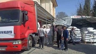 Bozüyük Belediyesinin un yüklü 11inci yardım tırı Kahramanmaraşa ulaştı