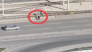 Bursada hırsızlar canlarını hiçe sayarak mazgalları böyle çaldı