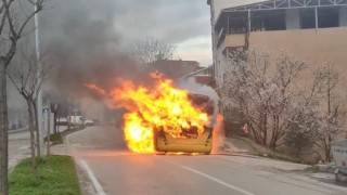 Bursada seyir halindeki halk otobüsü alev alev böyle yandı