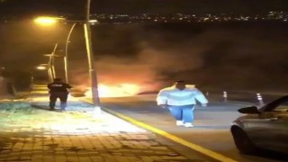 Büyükçekmecede alev topuna dönen otomobil kamerada