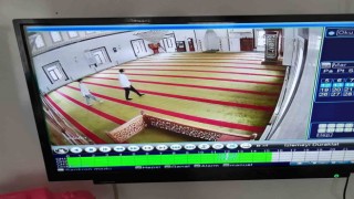 Camideki hırsızlık, imamın fark etmesiyle önlendi