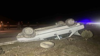 Çekiciye çarpan otomobil takla attı: 5 yaralı