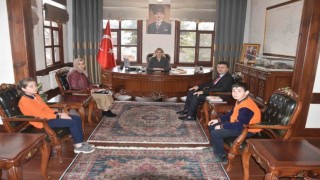 Çeyizlik eşyaların satışından elde edilen 15 bin TLlik gelir, depremzedelere bağışlandı