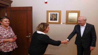 CHP Genel Başkanı Kılıçdaroğlu, Genel Merkez Kadın personeli ile bir araya geldi